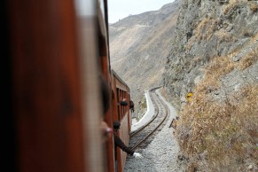 La Nariz del Diablo train & towards Cuenca