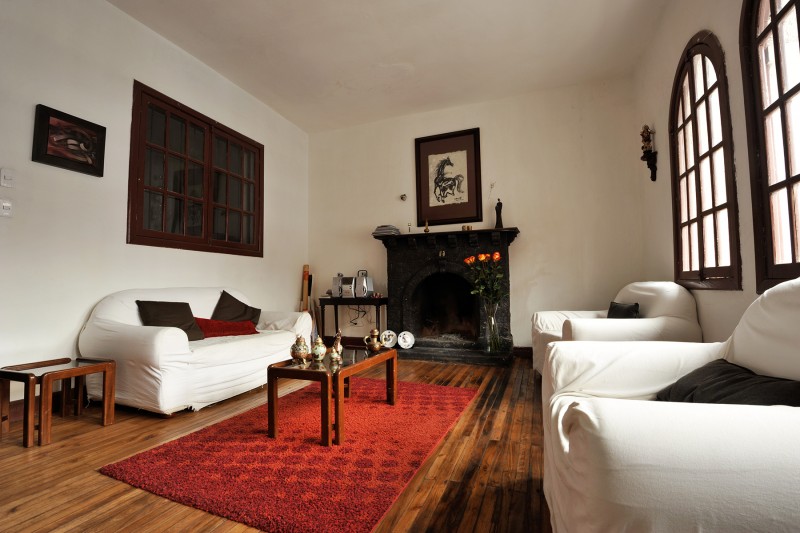Family Student Residence in Quito — private rooms with shared spaces